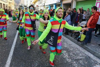 Recull fotogràfic de la desfilada que ha tingut lloc el matí de diumenge