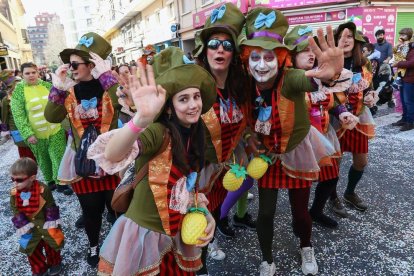 Recull fotogràfic de la desfilada que ha tingut lloc el matí de diumenge