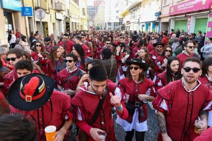 Recull fotogràfic de la desfilada que ha tingut lloc el matí de diumenge