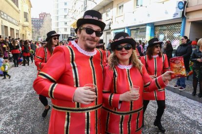 Recull fotogràfic de la desfilada que ha tingut lloc el matí de diumenge