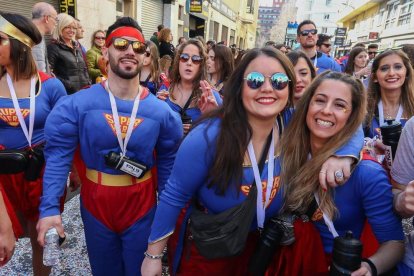 Recull fotogràfic de la desfilada que ha tingut lloc el matí de diumenge