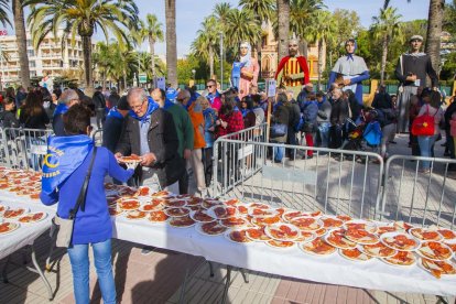 Els salouencs han gaudit del tradicional esmorzar popular