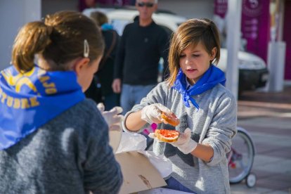 Els salouencs han gaudit del tradicional esmorzar popular