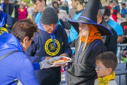 Els salouencs han gaudit del tradicional esmorzar popular