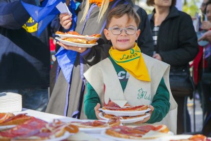 Els salouencs han gaudit del tradicional esmorzar popular