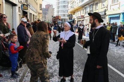 Recull fotogràfic de la desfilada que ha tingut lloc el matí de diumenge