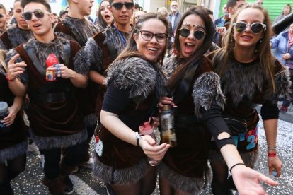 Recull fotogràfic de la desfilada que ha tingut lloc el matí de diumenge