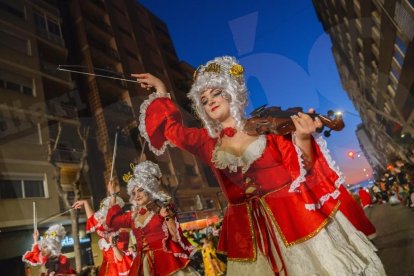 Les 18 millors carrosses del 2019 van desfilar pels carrers del centre de la ciutat