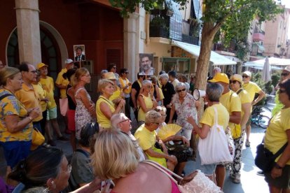 Molt de moviment al carrer amb manifestacions pels dos cantons