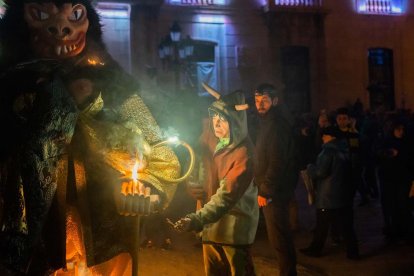 Premis a les comparses del Carnaval de Tarragonai crema del Ninot, la Ninota i la Bota