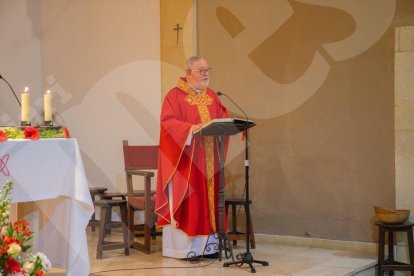 Se celebra l'Ofici Solemne de la Festa Major de Creixell en motiu de la Festa Major del municipi.