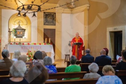 Se celebra l'Ofici Solemne de la Festa Major de Creixell en motiu de la Festa Major del municipi.