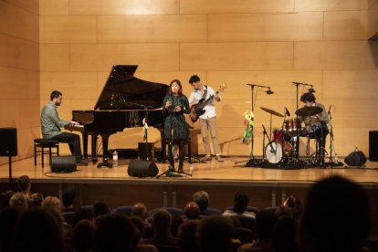 Un total de 37 propostes emergents i familiars s'han presentat durant els tres dies de programació. S'han exhaurit totes les entrades dels espectacles en espais interiors i 9.000 persones en total han gaudit del conjunt de les propostes de la fira.