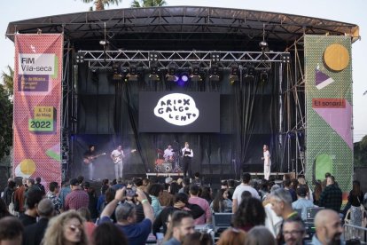 Un total de 37 propostes emergents i familiars s'han presentat durant els tres dies de programació. S'han exhaurit totes les entrades dels espectacles en espais interiors i 9.000 persones en total han gaudit del conjunt de les propostes de la fira.