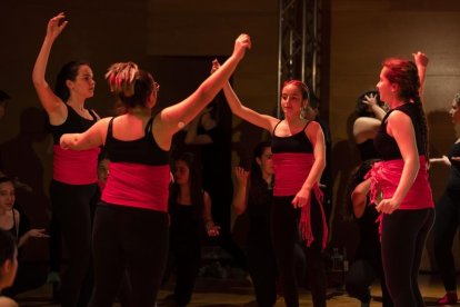 Un total de 37 propostes emergents i familiars s'han presentat durant els tres dies de programació. S'han exhaurit totes les entrades dels espectacles en espais interiors i 9.000 persones en total han gaudit del conjunt de les propostes de la fira.