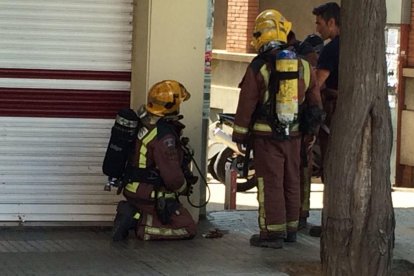 Falsa alarma per un incendi a la cuina d'un habitatge de l'avinguda Catalunya