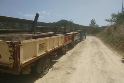 Punxen les rodes dels carros que envolten la plaça de bous de Godall