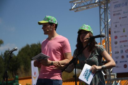 Prop de 10.000 persones 'es posen la gorra' a Port Aventura en solidaritat amb els nens amb càncer