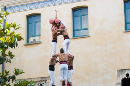 La Vella recupera els castells de nou a La Selva del Camp
