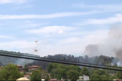 incendi, hidroavions, pobla de montornès, flames, mitjans aeris, bombers, bosc