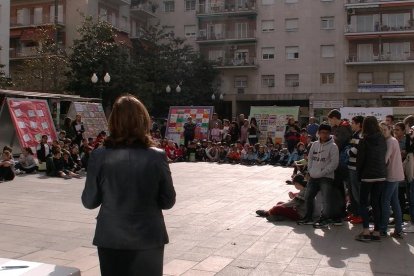 Nou centres educatius tarragonins elaboren i presenten els 'Murs per la Pau'