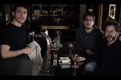 Enzo Vizcaíno, Haciendo la Mierda, Los Martínez i Tomás Fuentes, a Reus