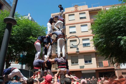 Els Xiquets del Serrallo estrenen el 5de7 amb el pilar a la diada del Carme