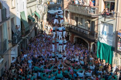 La diada del Quadre de Santa Rosalia veu quatre castells de nou pisos