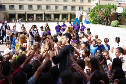 El jugador de l'NBA Danny Green visita Tarragona