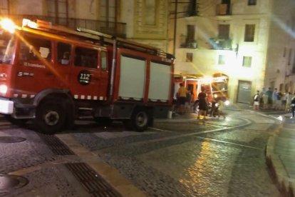 Falsa alarma d'incendi per una barbacoa a la Baixada Peixateries