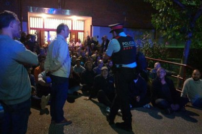 Un juez responsabiliza la cúpula de los Mossos del «naufragio» del operativo del 1-O