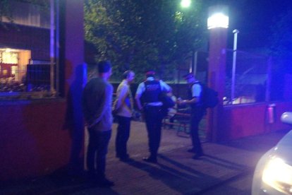 Los Mossos empiezan llegan a varios colegios electorales del Campo de Tarragona, levantan acta y se marchan