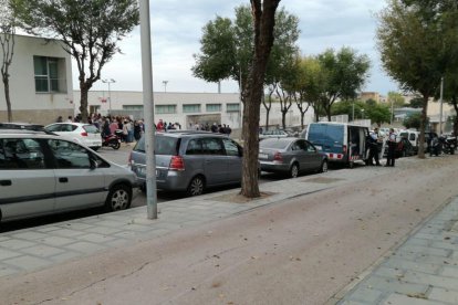 Los Mossos llegan a los colegios electorales del Campo de Tarragona, levantan acta y se marchan