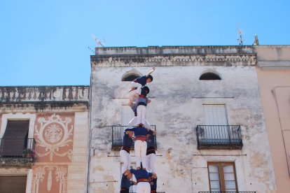 La Jove de Tarragona recupera les bones sensacions amb els castells de vuit i mig