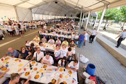 Un total de 1.500 personas celebran la 25ª Paella Popular de la Pobla de Mafumet