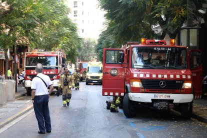 Una falsa alarma d'incendi d'un pàrquing a Tarragona mobilitza sis dotacions de Bombers