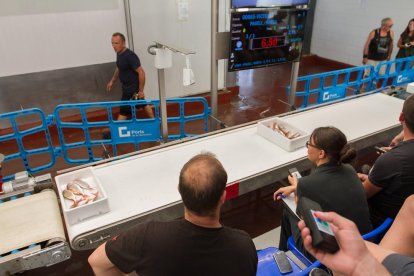 La Confraria de Cambrils torna a subhastar el peix després de 19 anys