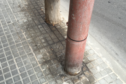 Avui Democràcia denuncia la falta de limpieza en las calles de Torredembarra