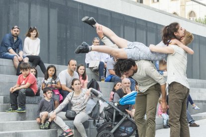 La compañía vasca Dantzaz ofrecerá una cata de su espectáculo en la calle