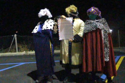 'Las Reinas de Oriente' traen carbón a bancos, supermercados, Mossos y ETTs