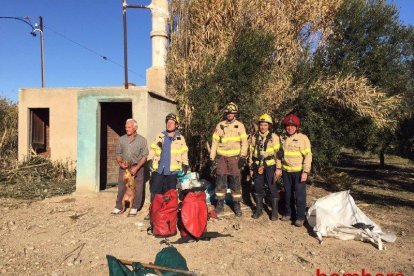 Rescaten un gos que havia caigut en un pou de 9 metres a la Canonja