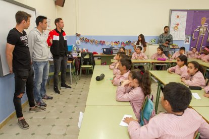 La plantilla brindarà el gol al Col·legi Prat de la Riba si marca contra l'Osca