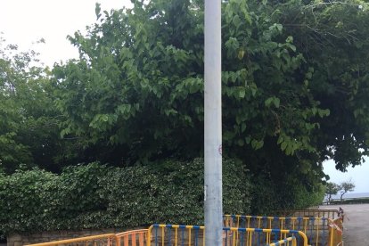 Un vecino de Coma-ruga denuncia mal estado en calles adyacentes al paseo