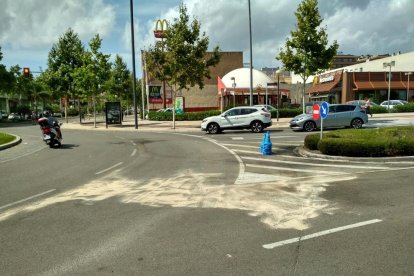 Un autobús s'incendia a Reus quan circulava per la carretera de Salou