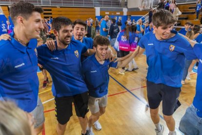 Els aficionats es van aplegar per ovacionar els herois que van assolir la LEB Plata.