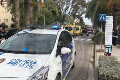 Un niño de 9 años en estado grave después de ser atropellado en el Vendrell mientras iba en patinete