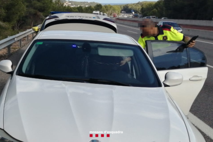 Detingut a l'AP-7 a Tarragona per circular sense permís i portar 19,5 quilos de marihuana