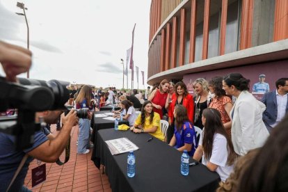 El deporte femenino catalán se empodera en Tarragona en un encuentro histórico