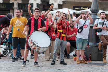 El CF Reddis celebra l'ascens de categoria al balcó de l'Ajuntament