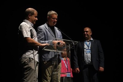 Èxit de públic en la II Gala Benèfica 'Vivim la màgia amb l'autisme' de Todos en Azul